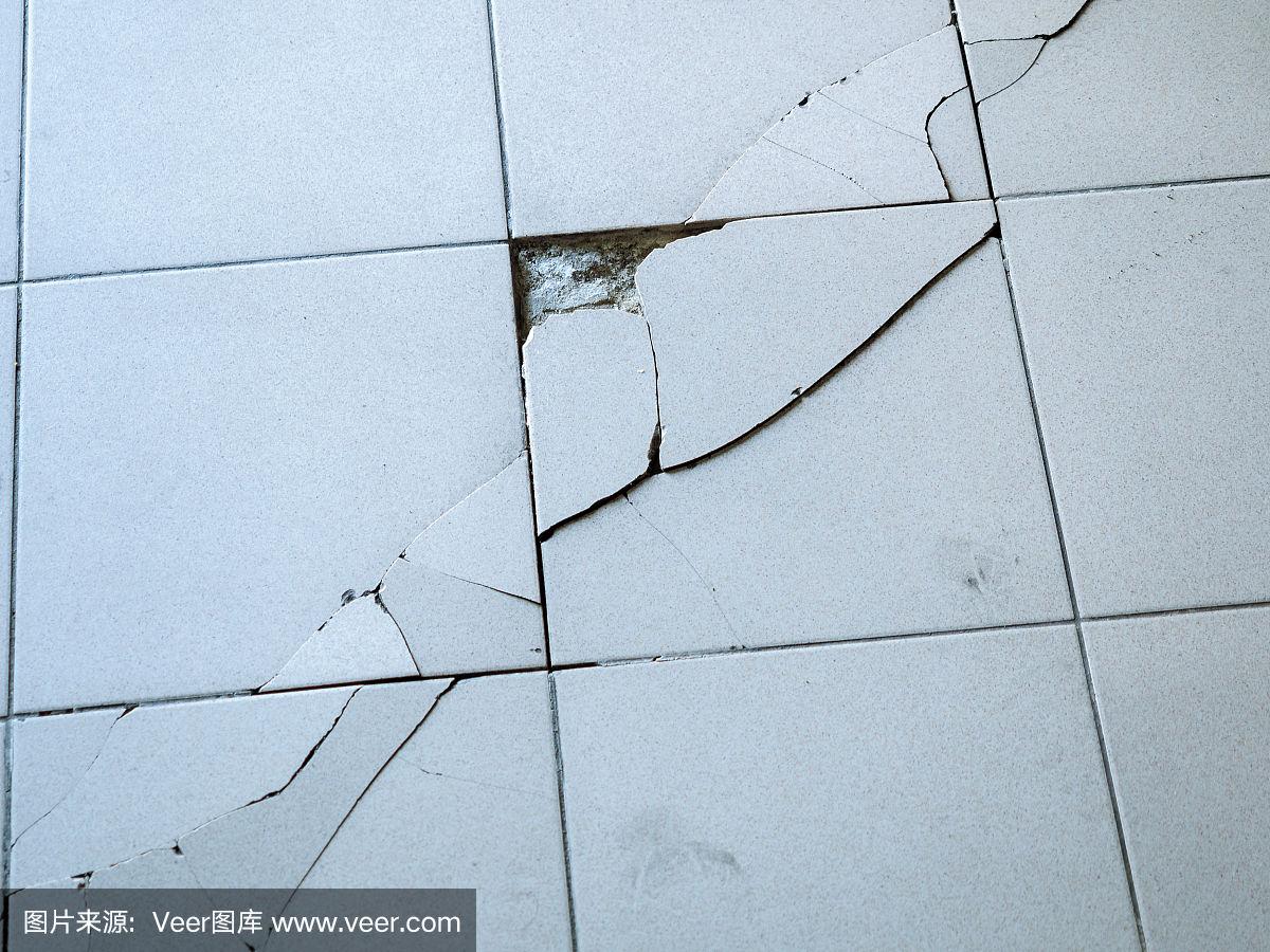 墙砖裂痕是什么原因(墙砖裂痕是什么原因引起的)